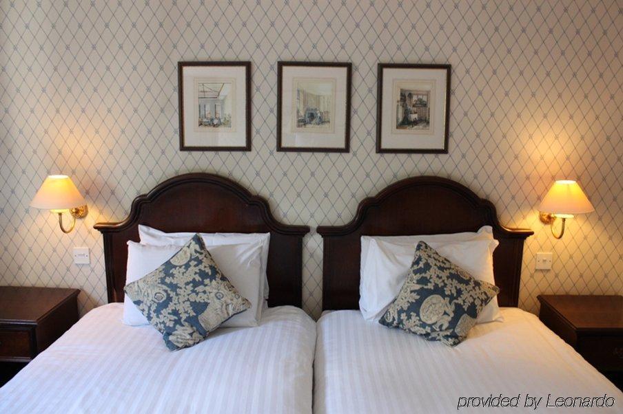 Kingston Lodge Hotel Kingston upon Thames  Room photo